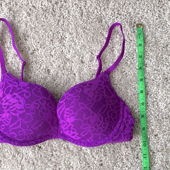 Victoria’s Secret | Lace Push-Up Bra - Picture 3 of 7